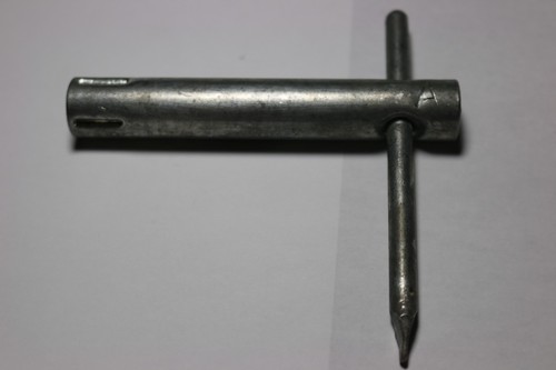 Oem wire spoke hubcap tool - gm,